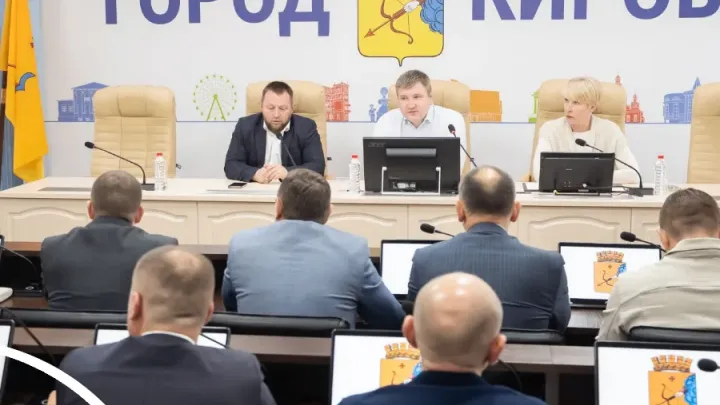 В Кирове благоустроили более 130 подъездных путей к детсадам и школам — Киров Сейчас