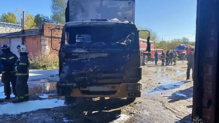 В гаражном кооперативе при ремонте КАМАЗа мужчина получил ожоги — Киров Сейчас