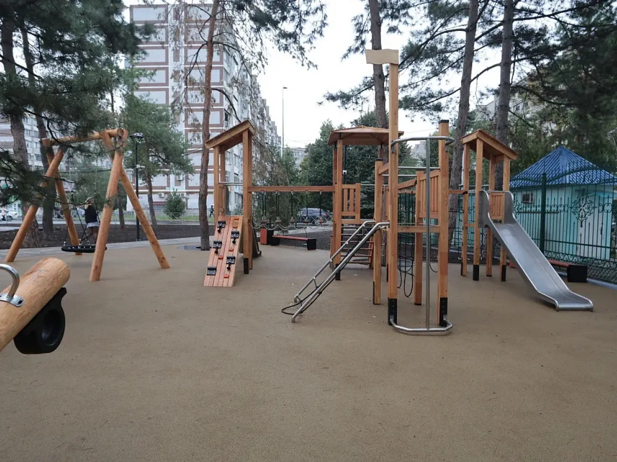 В Краснодаре в Тургеневском сквере завершили основные работы по благоустройству