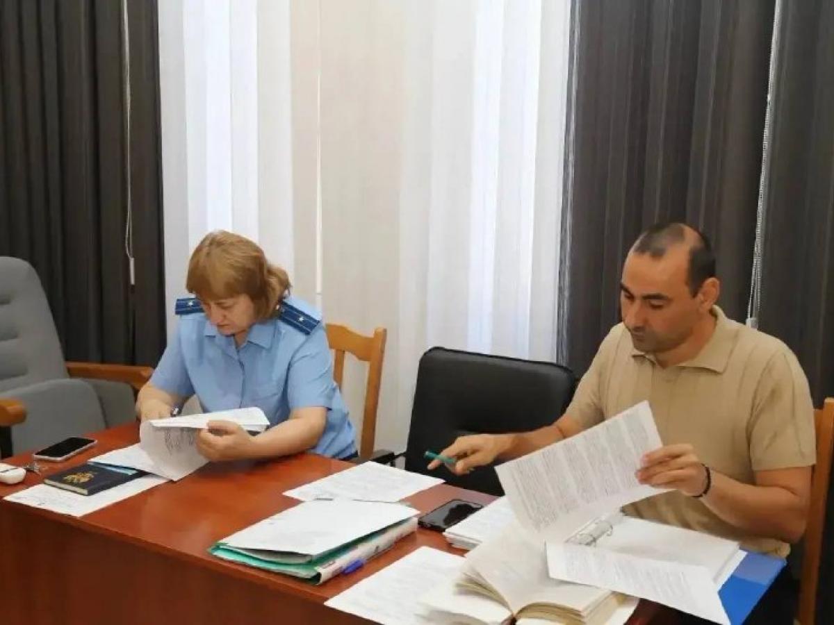 Прокурор Крыловского района провел выездной прием в Новосергиевском поселении