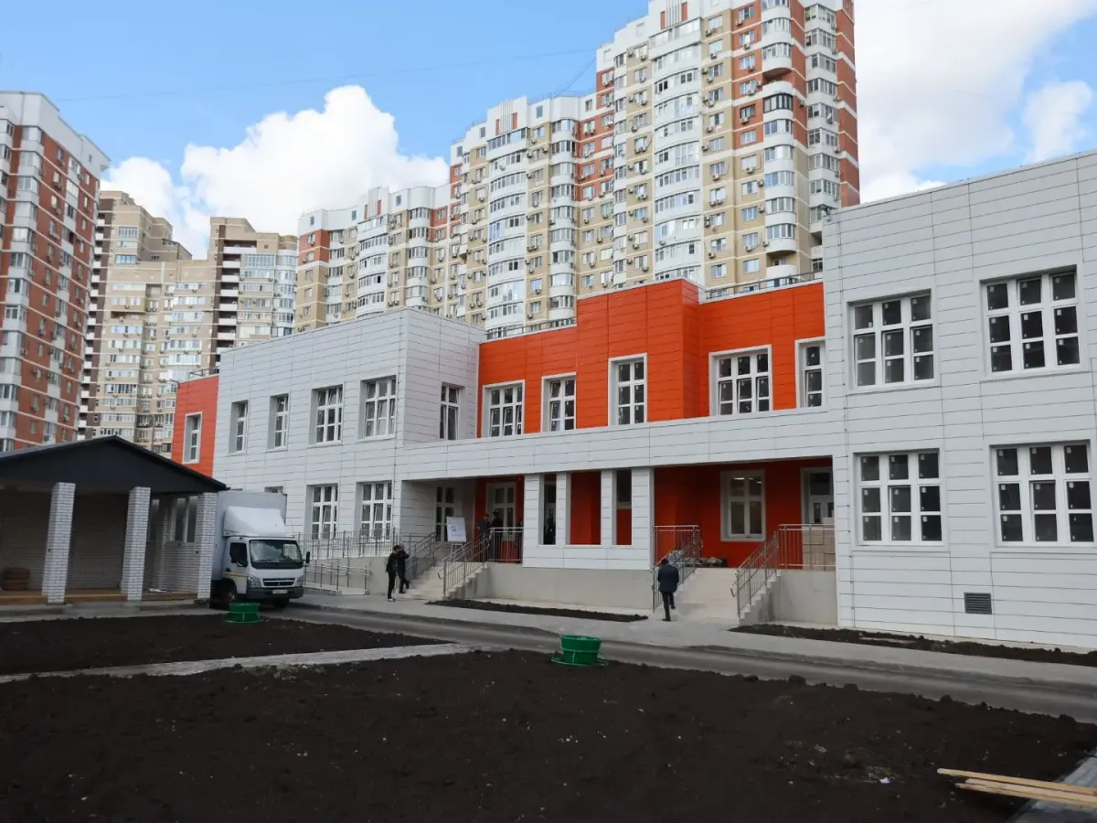 Кондратьев проверил строительство детского сада на улице Калинина в Краснодаре