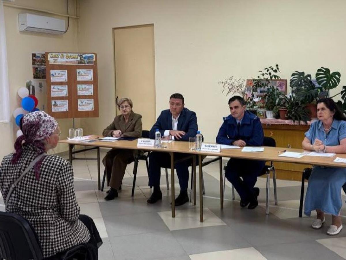 В Новопокровском провели выездной прием для участников СВО и их семей