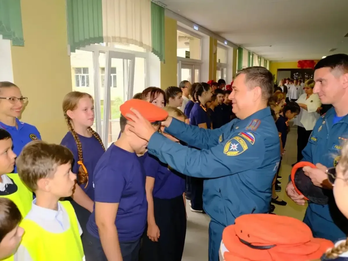 В Новомихайловском открыли кадетский пожарно-спасательный класс