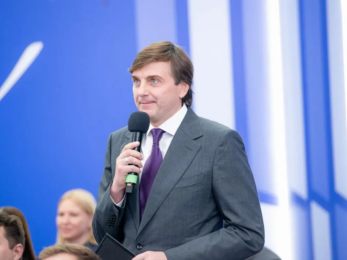 Путин встретился с победителями педконкурсов и финалистами «Классной темы!»