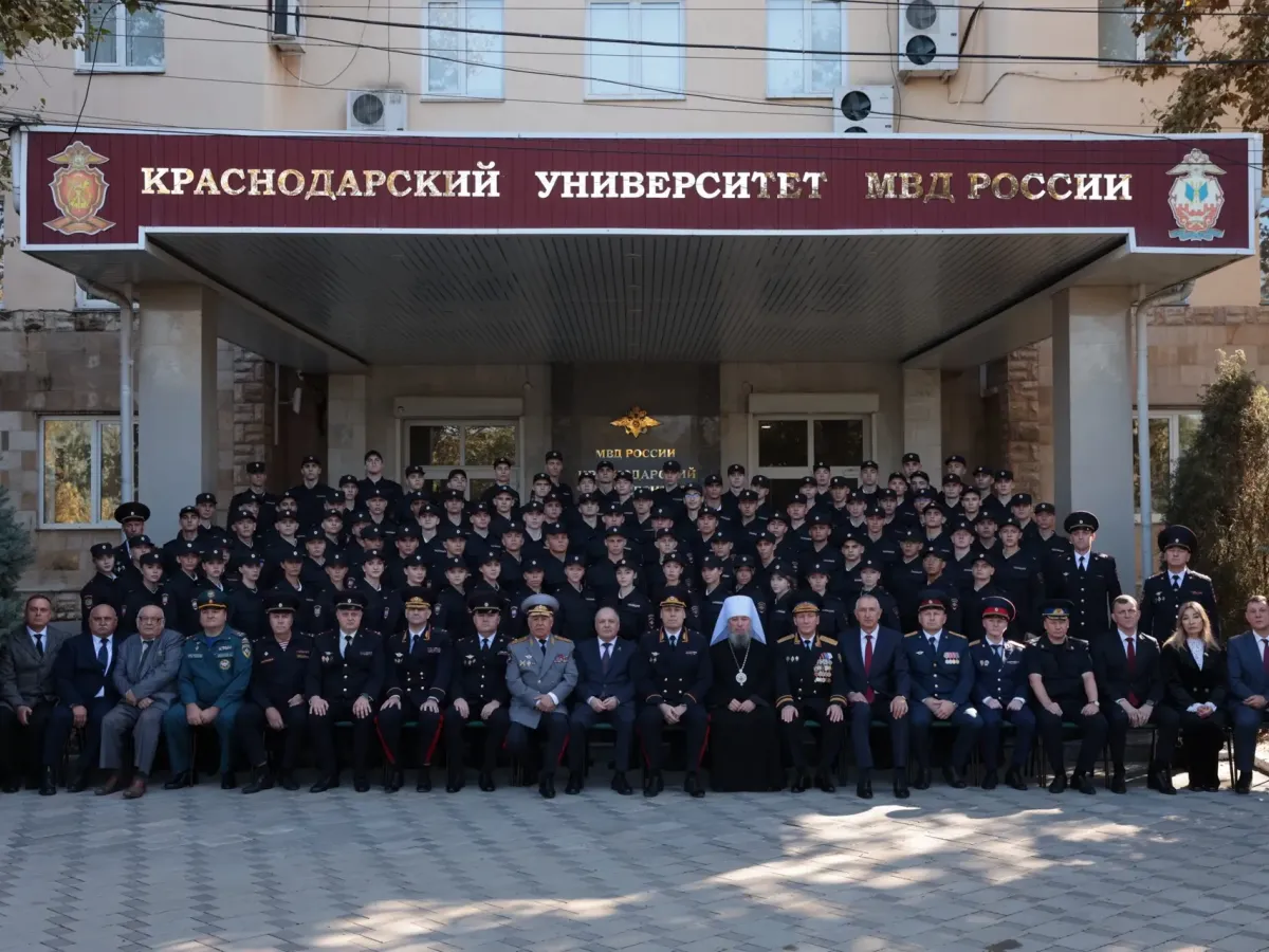 Около 400 первокурсников университета МВД в Краснодаре приняли присягу