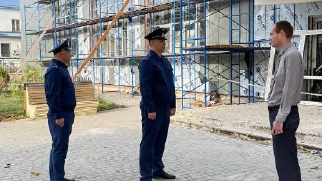В Абинском районе проверили ход капремонта библиотеки по нацпроекту «Семья» — Краснодар Сейчас