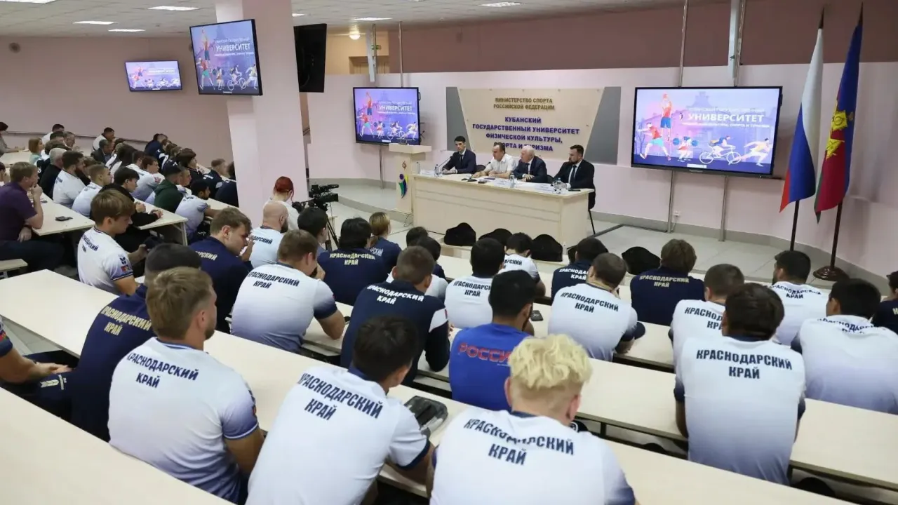 Кондратьев встретился с победителями Всероссийской летней универсиады — Краснодар Сейчас