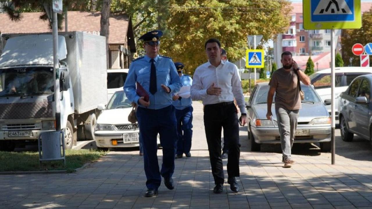 В Крымске контролируют капремонт теплотрассы на улице Комсомольской — Краснодар Сейчас