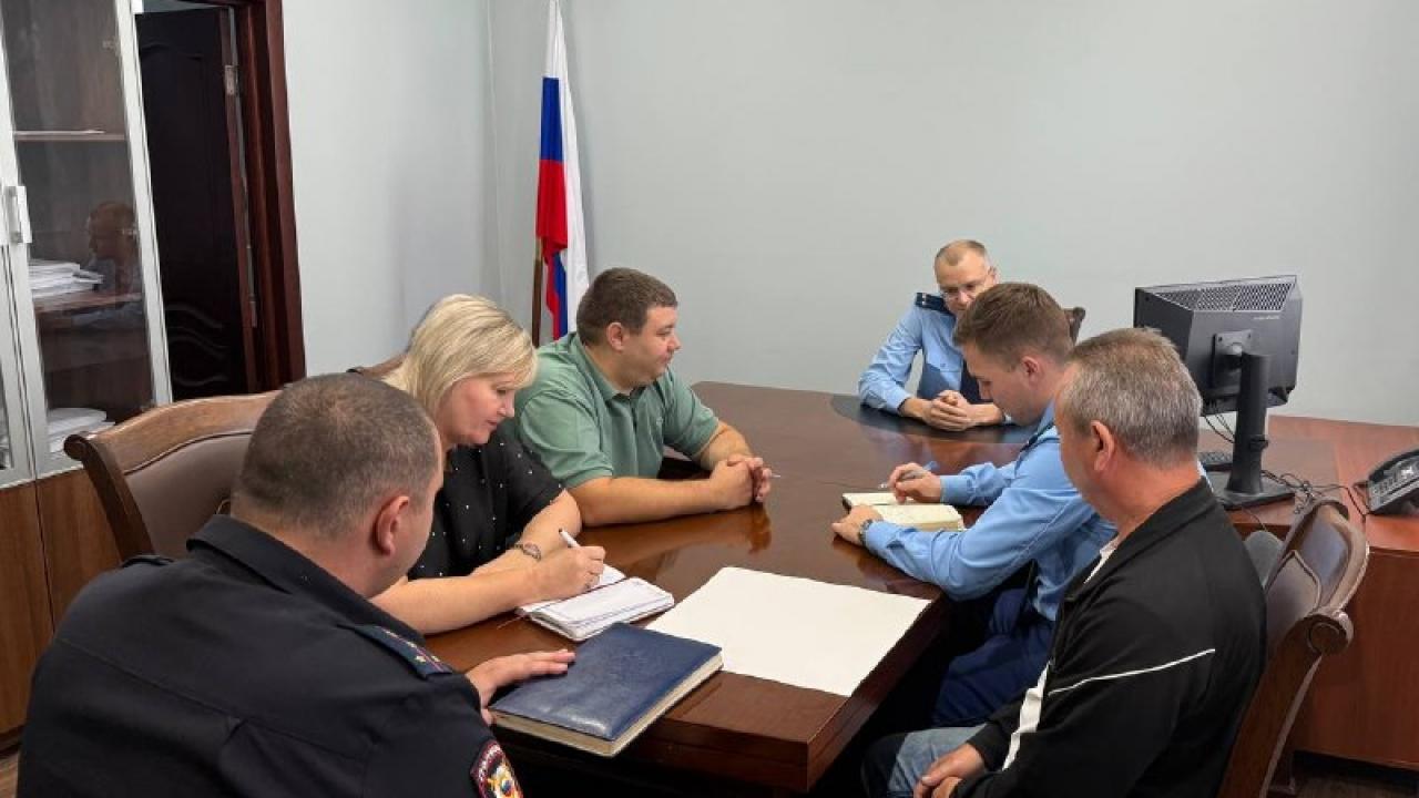 В Староминском районе обсудили меры после сообщений о нападениях волков на животных — Краснодар Сейчас