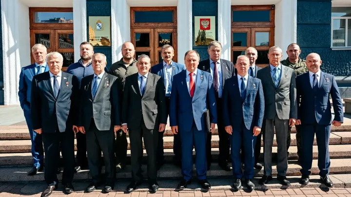 В Курскую область приехал «Десант Героев» с десятью защитниками с «Золотой Звездой» — Курск Сейчас