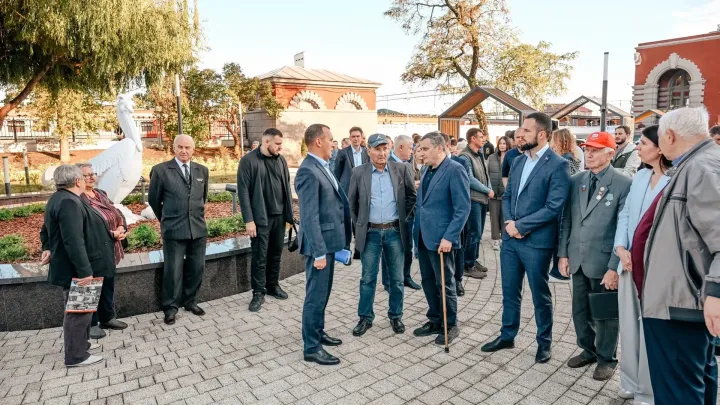 В Курске открыли сквер «Пеликан» у железнодорожного вокзала — Курск Сейчас