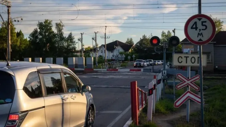 На переездах Московской железной дороги за 8 месяцев произошло 25 ДТП — Курск Сейчас