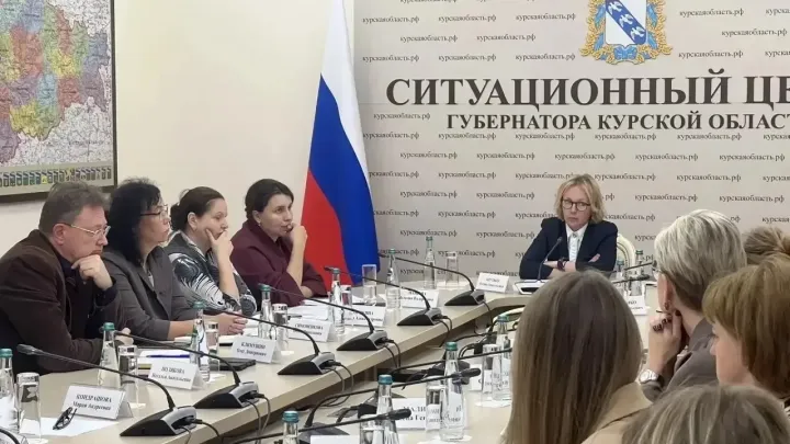 В Курской области обсудили снижение бюрократической нагрузки на педагогов — Курск Сейчас