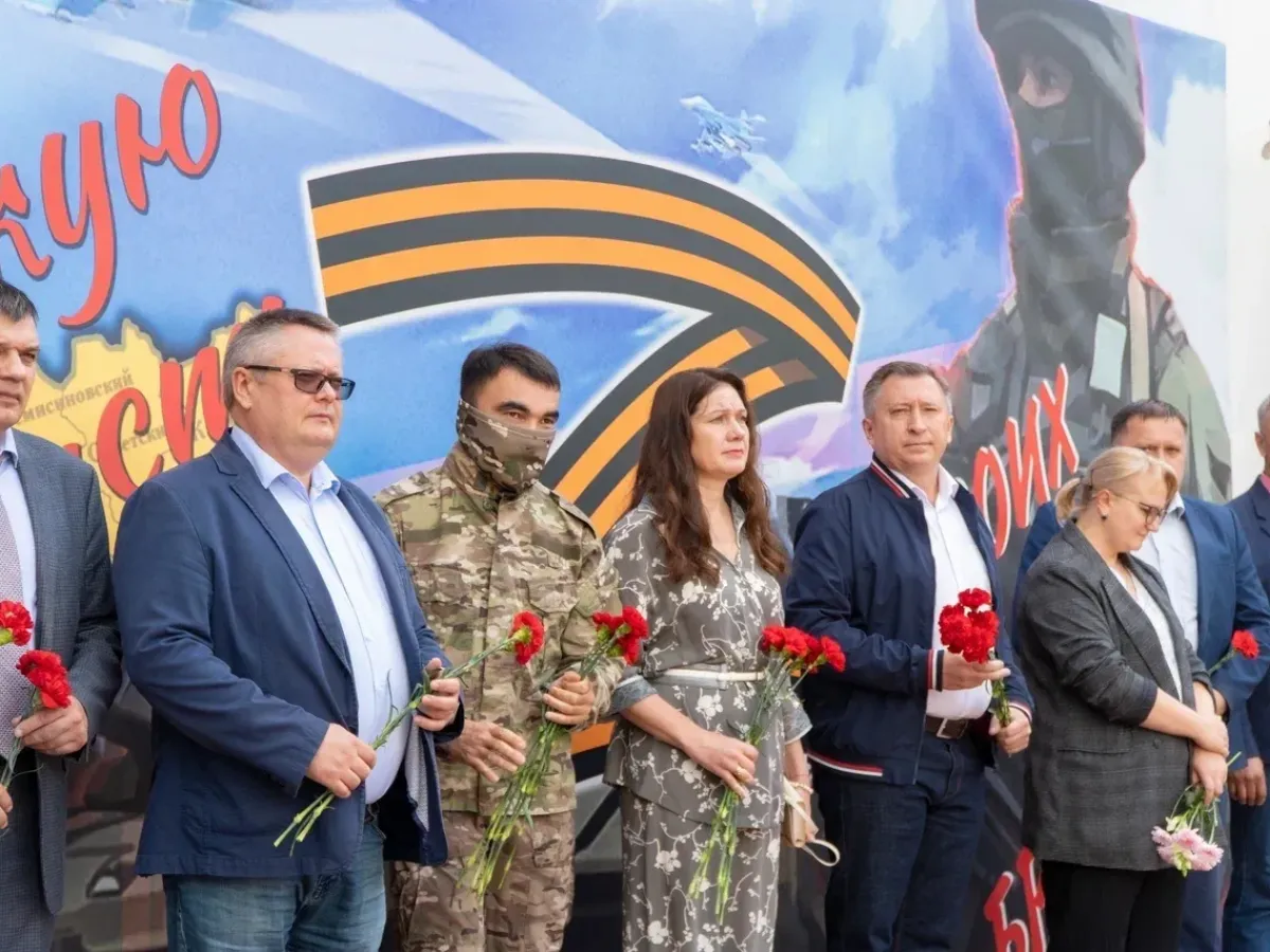 В Курске военнослужащим в зоне СВО передали помощь от Курского ГАУ и землячества