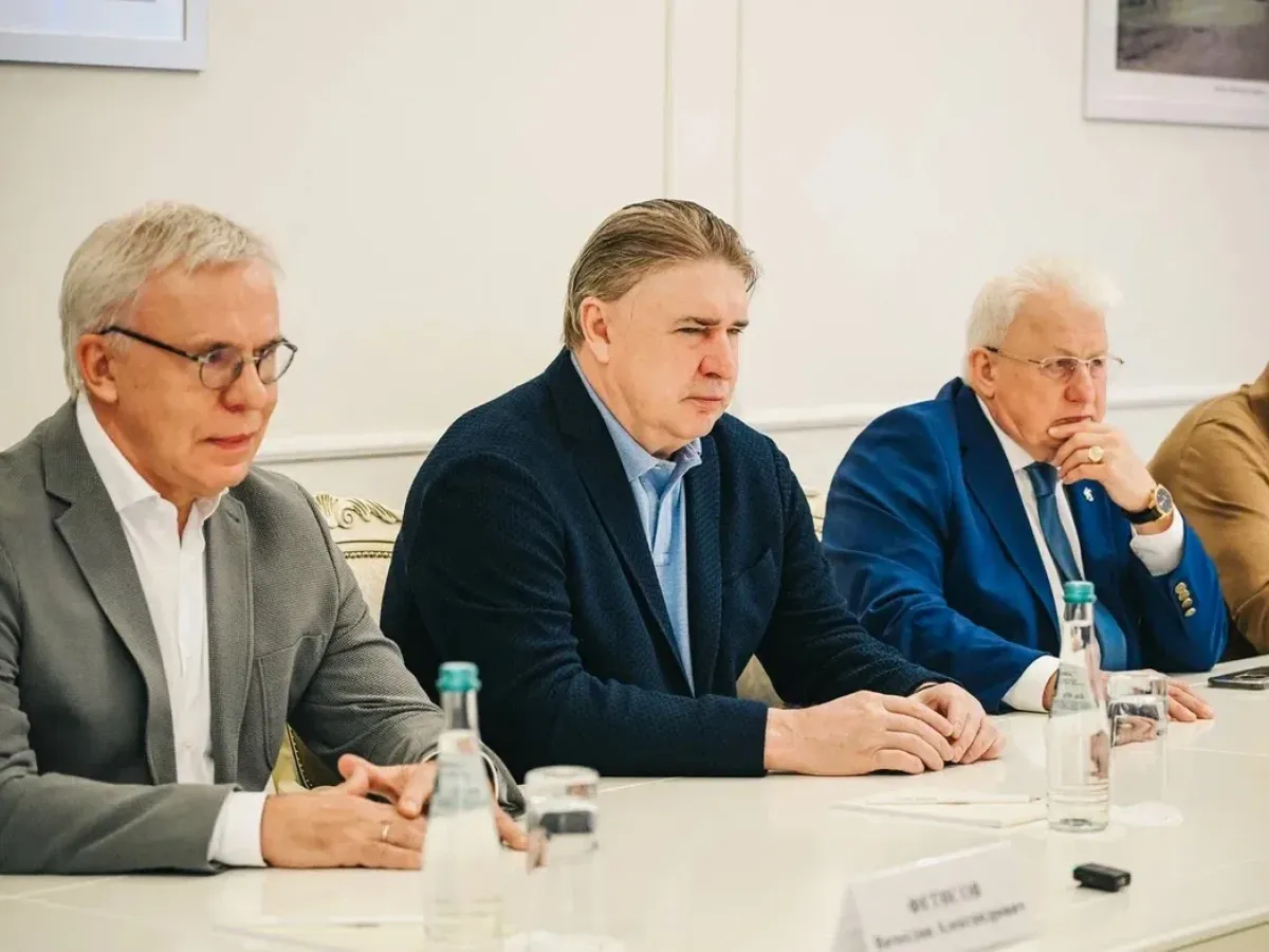 В Курск приехали легенды хоккея и провели мастер-класс для юных спортсменов