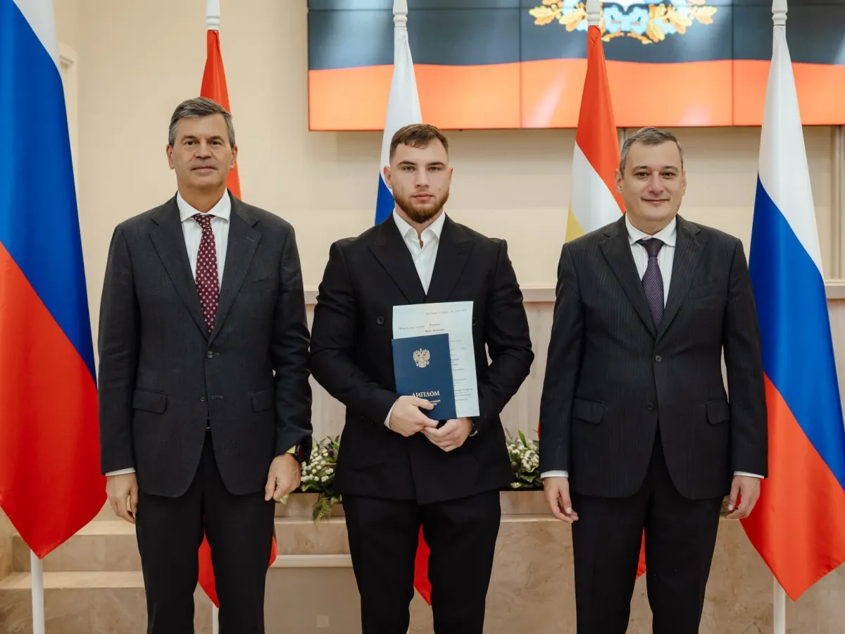 В Курске 49 выпускников программы «Курск.Герои!» получили дипломы