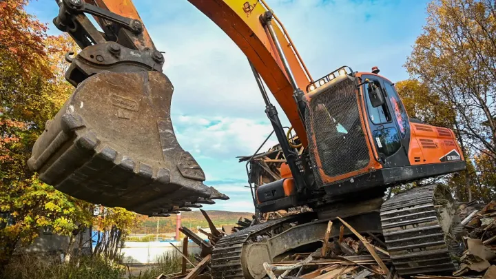 В Мурманске снесли 15-й аварийный дом за 2026 год — Мурманск Сейчас
