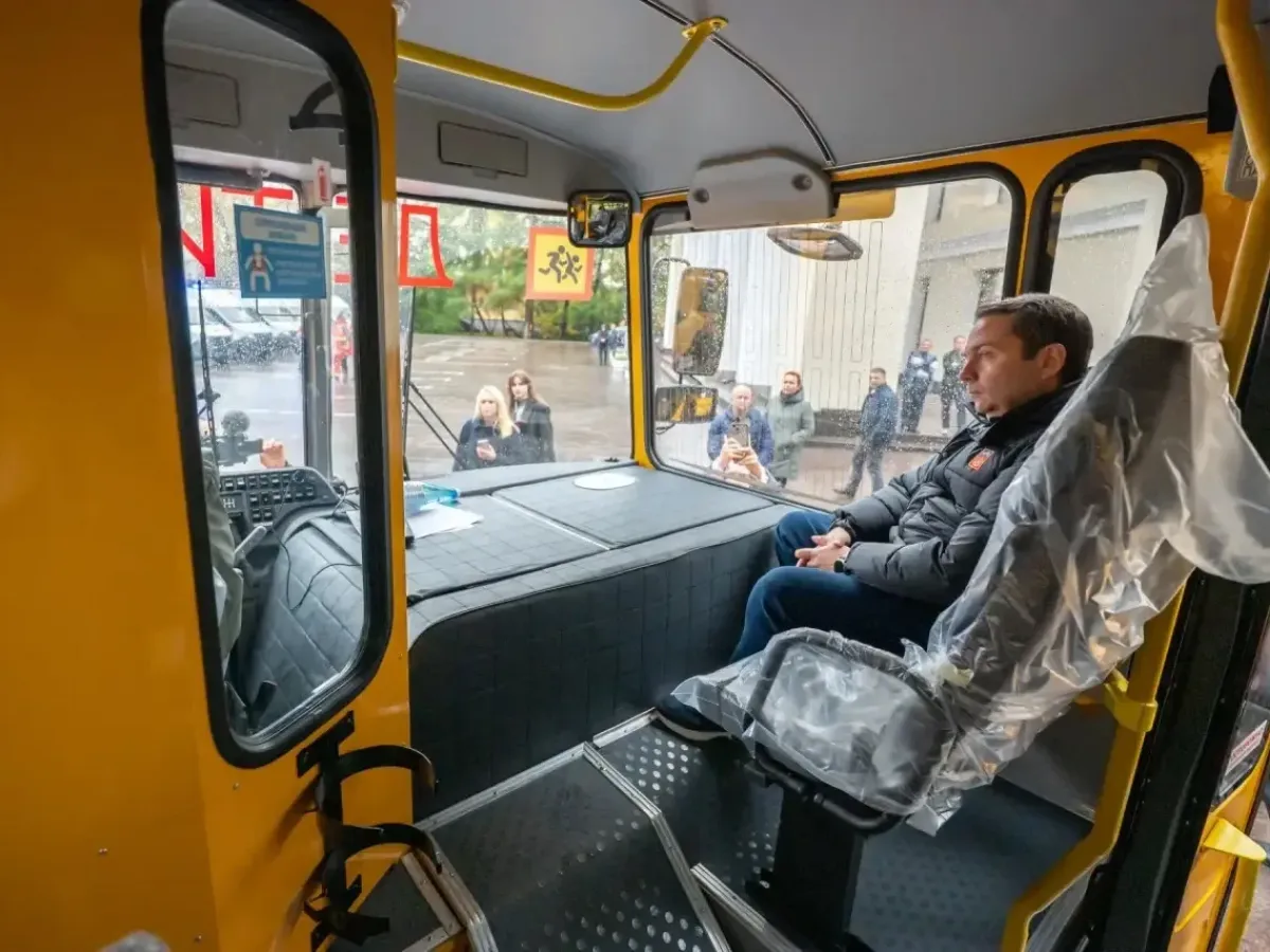 Муниципалитеты Мурманской области получили новые скорые и школьные автобусы