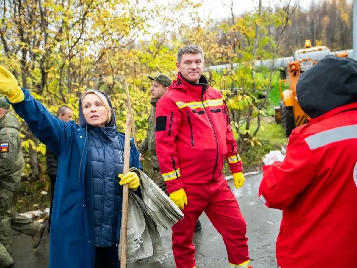 На старом кладбище в Мурманске прошел субботник