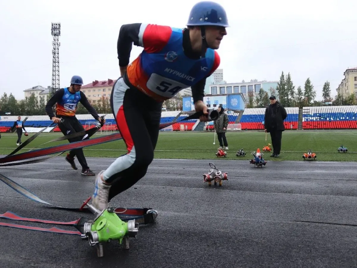 В Мурманске стартовал чемпионат по пожарно-спасательному спорту