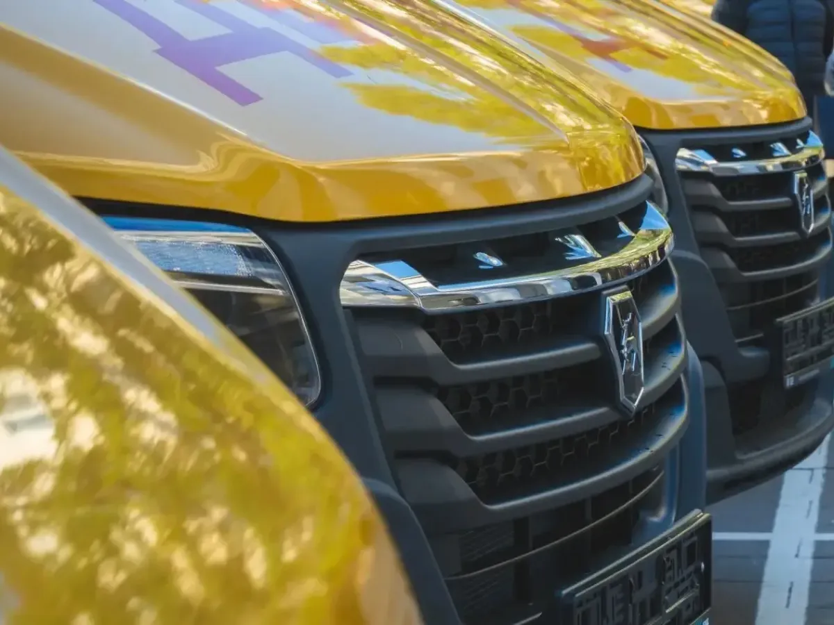 Мурманская область передала муниципалитетам 12 новых школьных автобусов