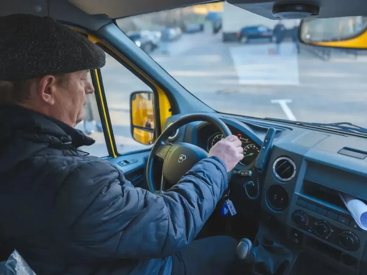 Мурманская область передала муниципалитетам 12 новых школьных автобусов
