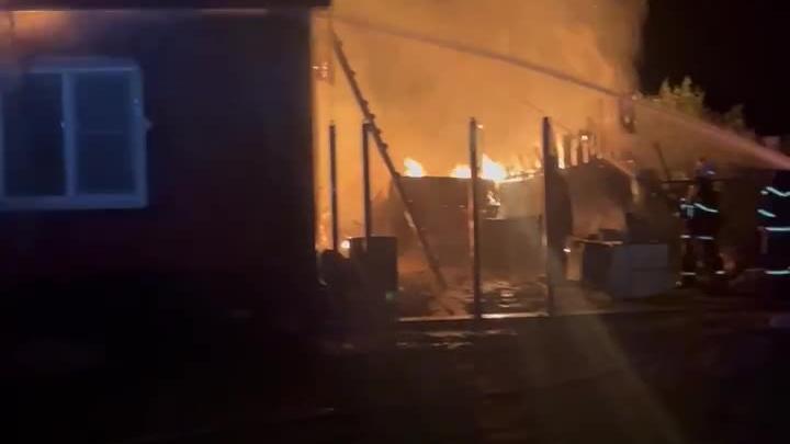 В Арзамасском районе ликвидировали крупный пожар в жилом доме — Нижний Новгород Сейчас