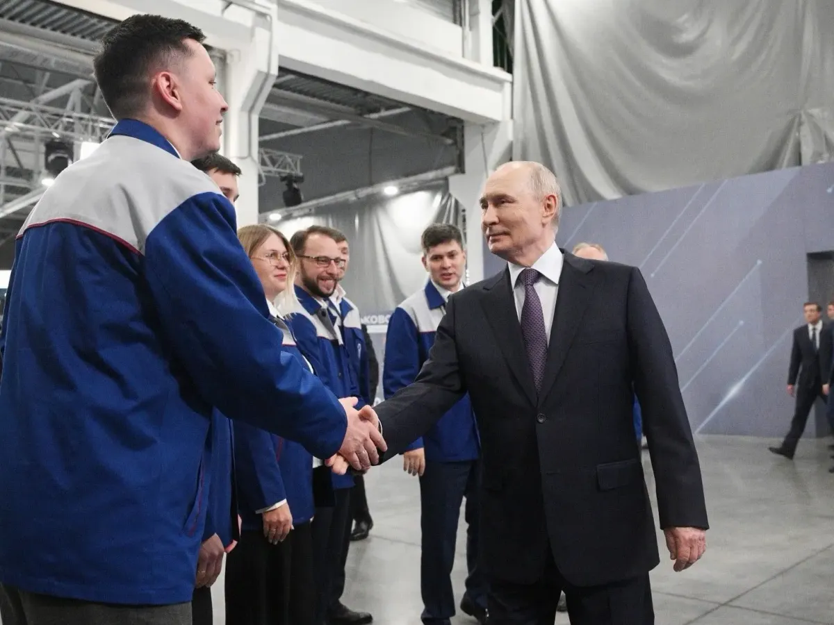 Владимир Путин посетил автомобильный кластер в Нижегородской области