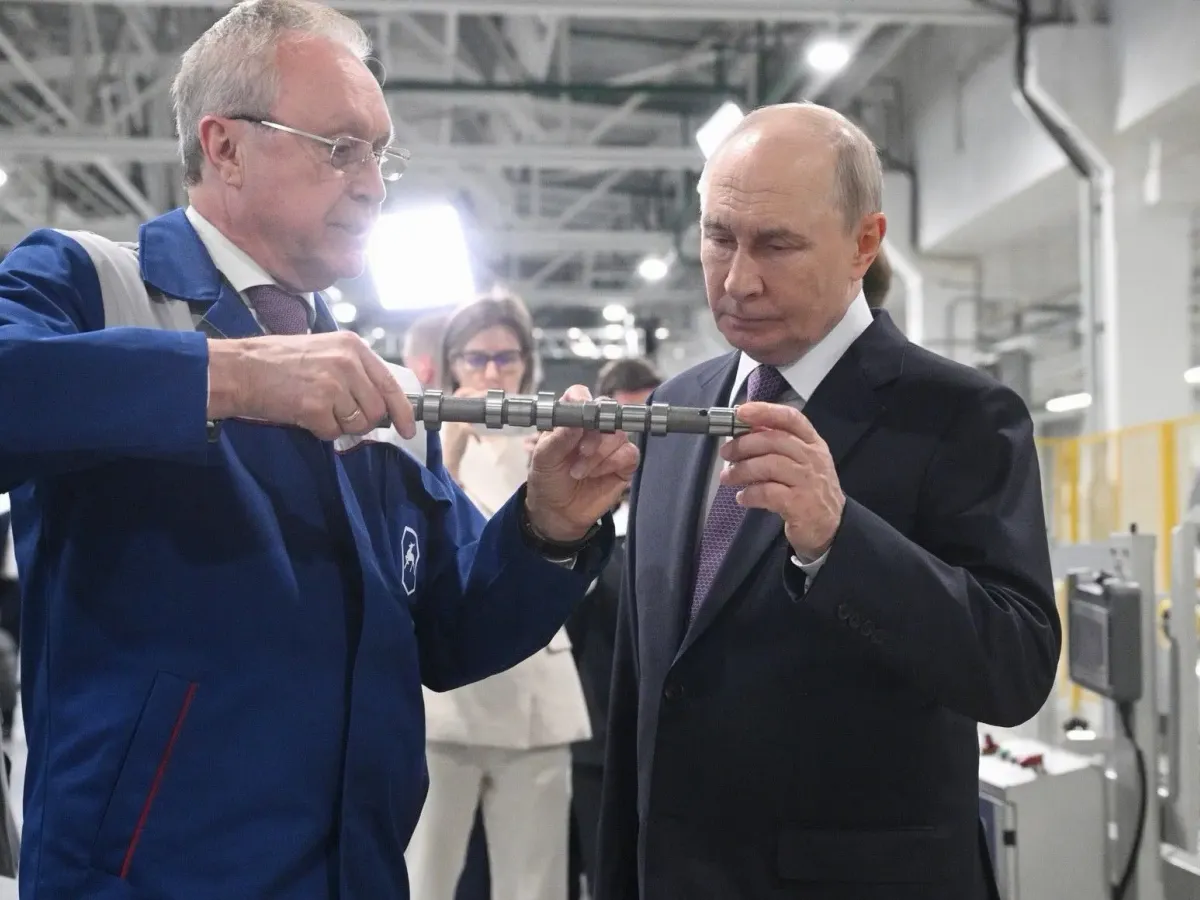 Владимир Путин посетил автомобильный кластер в Нижегородской области