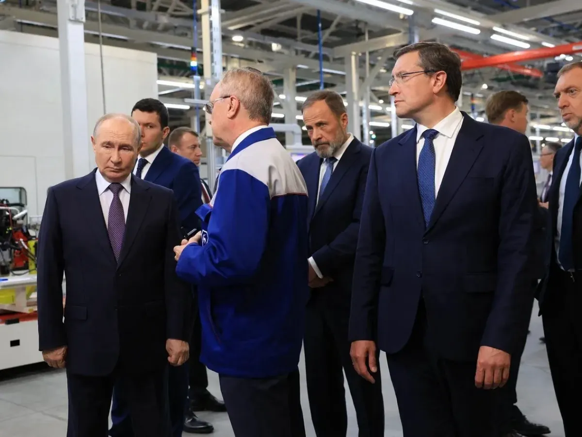 Владимир Путин посетил автомобильный кластер в Нижегородской области