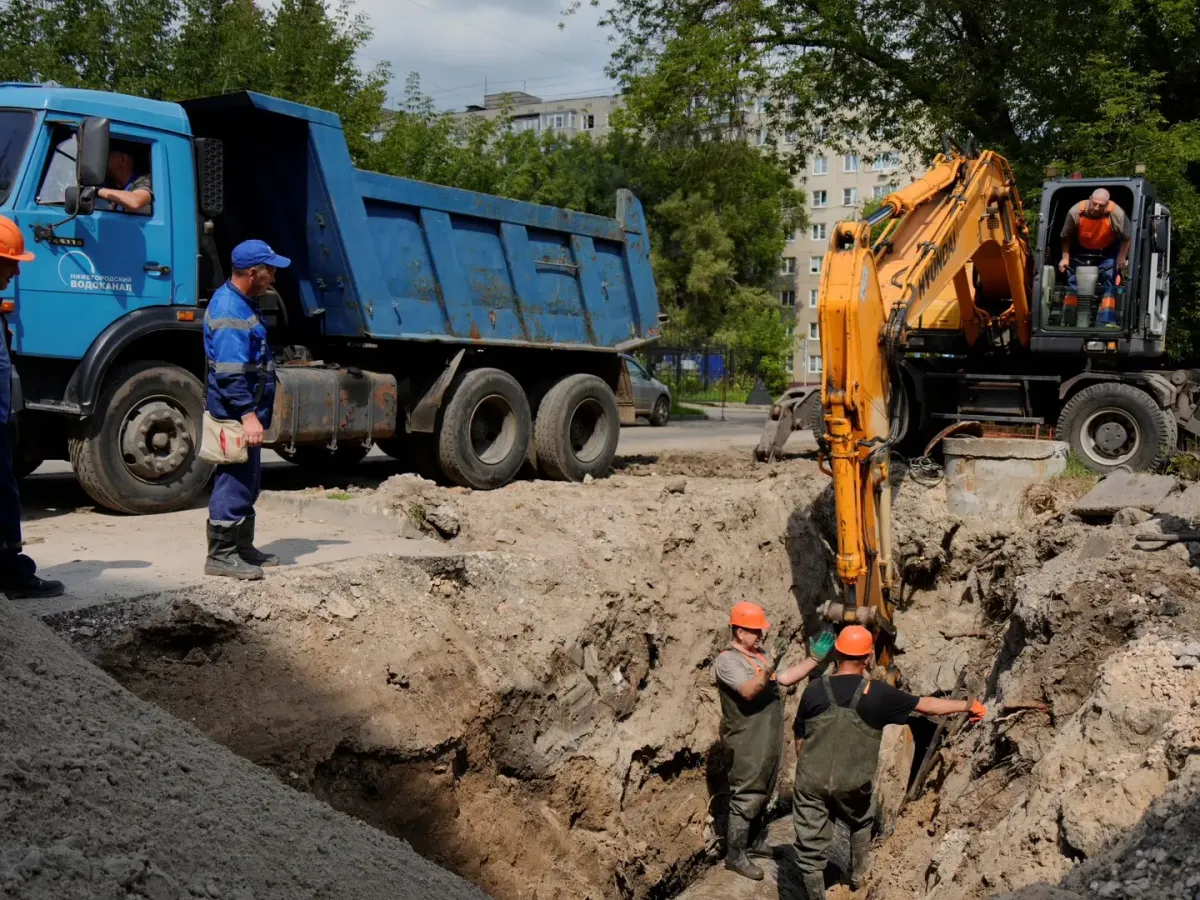 В Автозаводском районе заменили почти 50 метров канализационного коллектора