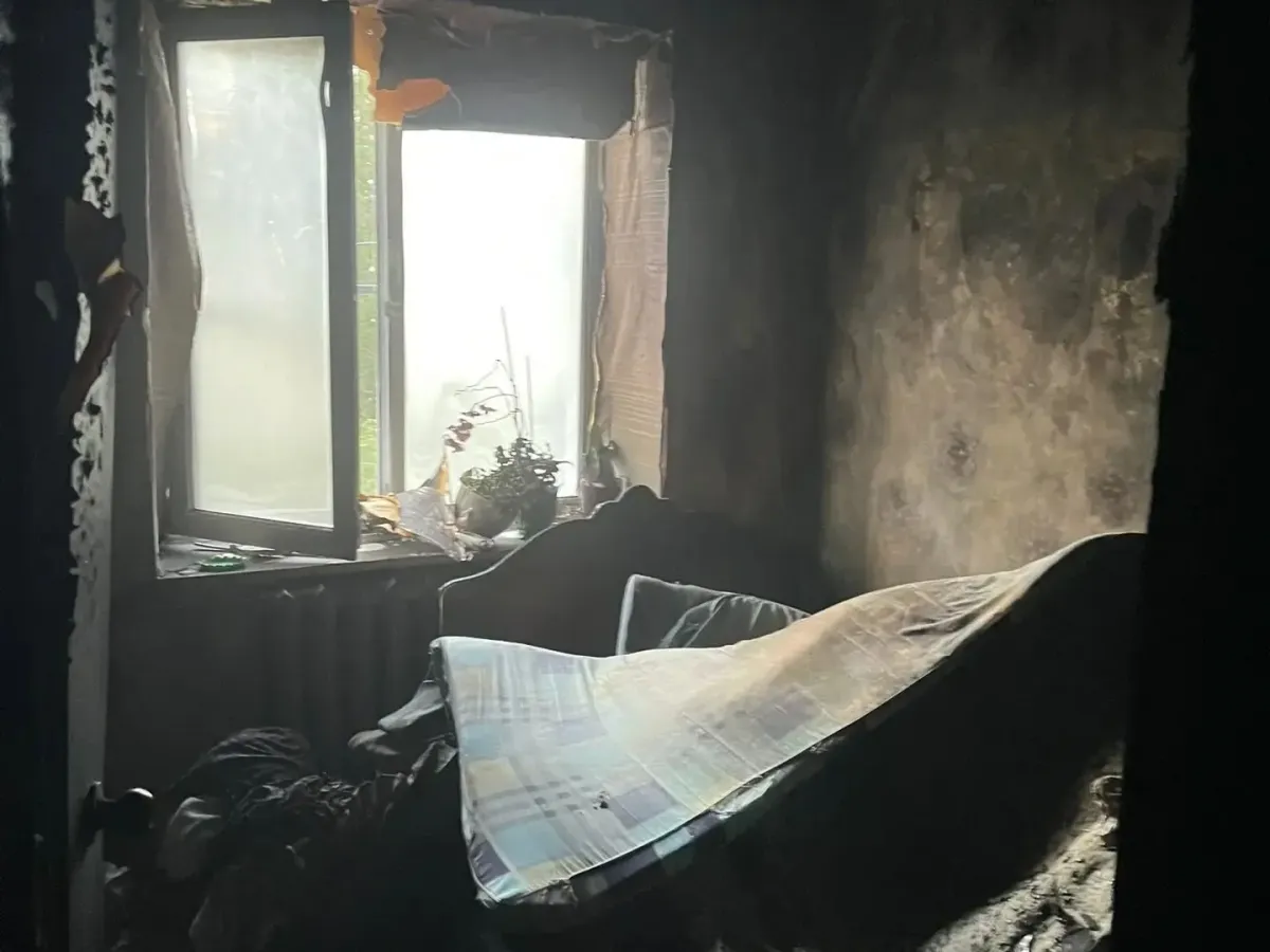 Два человека погибли при пожаре в многоквартирном доме в Пильне