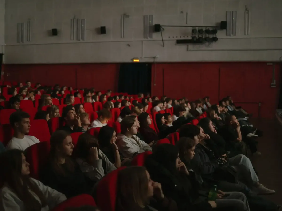 Почти 300 нижегородцев посмотрели фильм о поддержке в трудный момент жизни