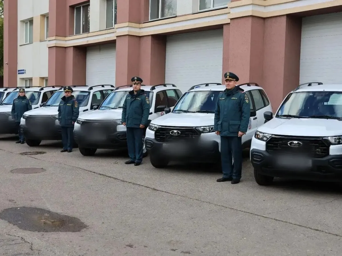 Подразделениям надзорной деятельности МЧС вручили новые служебные автомобили