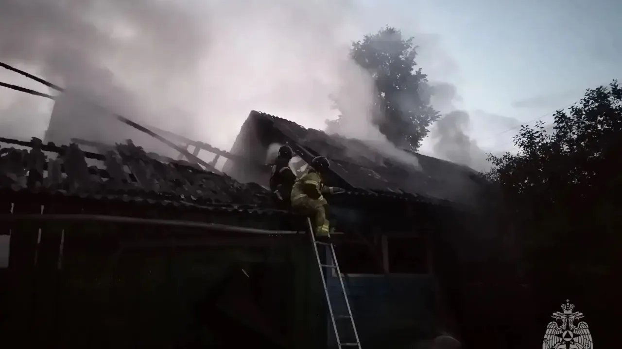 В Шахунье мужчина погиб при пожаре в частном доме на улице Луговой — Нижний Новгород Сейчас