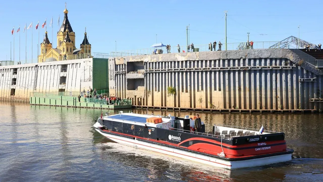 В Нижнем Новгороде открылась водная переправа «Чкаловская лестница — Стрелка» — Нижний Новгород Сейчас