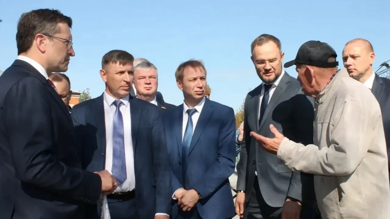 Губернатор поручил заасфальтировать участок дороги и благоустроить поле в Вахтане — Нижний Новгород Сейчас