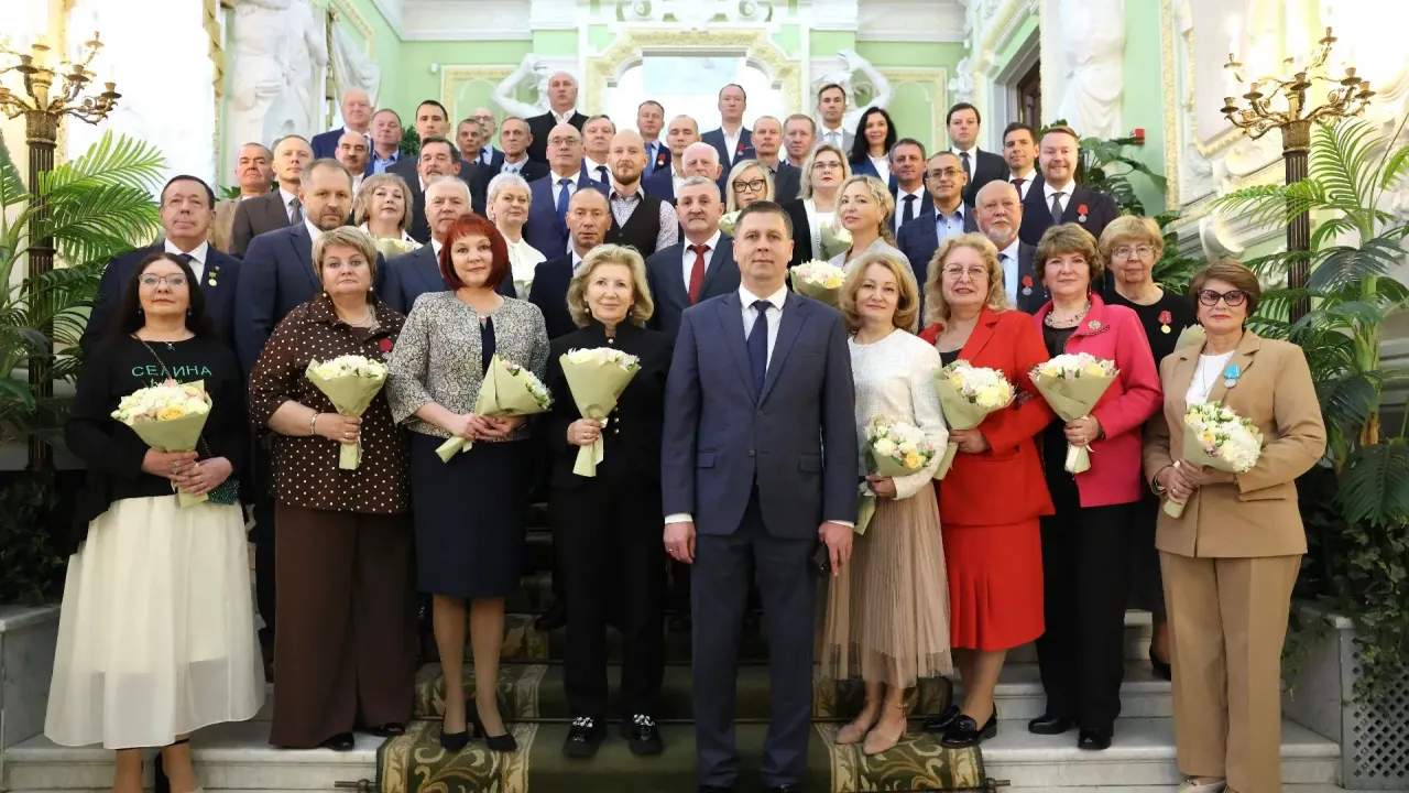 47 нижегородцам вручили государственные награды в музее-усадьбе Рукавишниковых — Нижний Новгород Сейчас