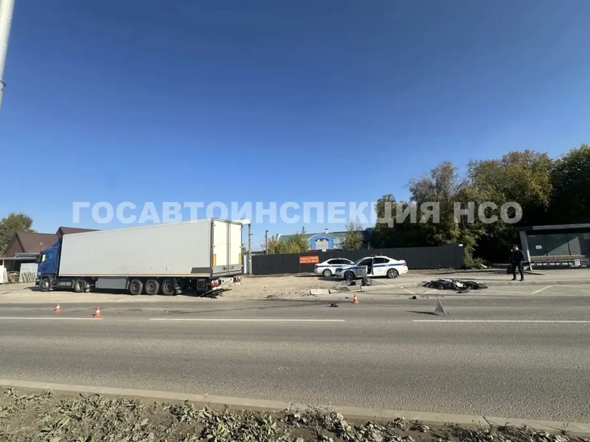 В Калининском районе Новосибирска в ДТП погиб мотоциклист