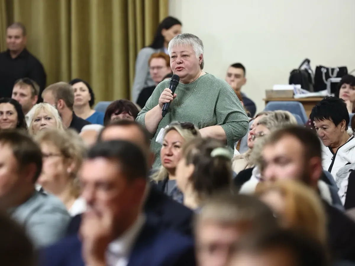 В Новосибирске обсудили развитие метро, расселение ветхого жилья и озеленение