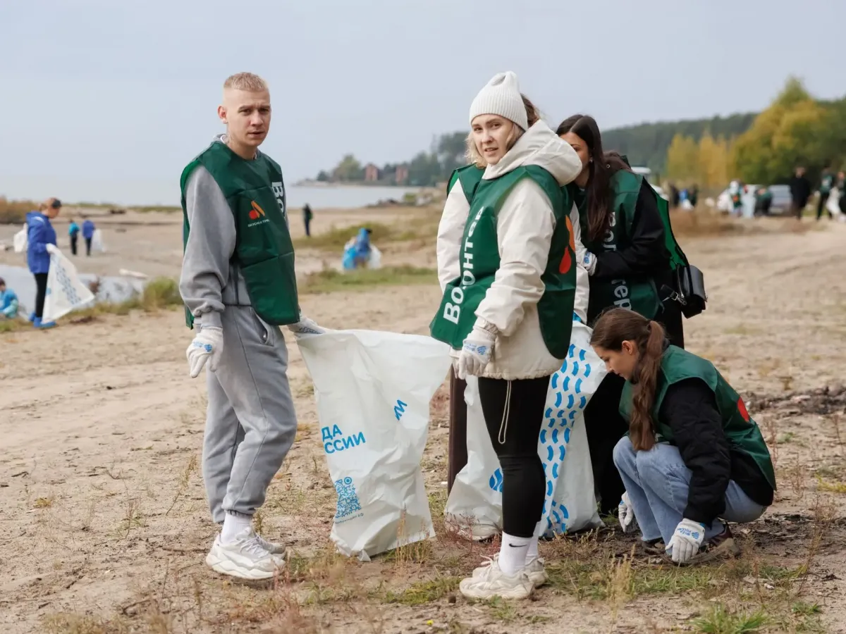 В Новосибирске на берегу водохранилища прошёл масштабный субботник
