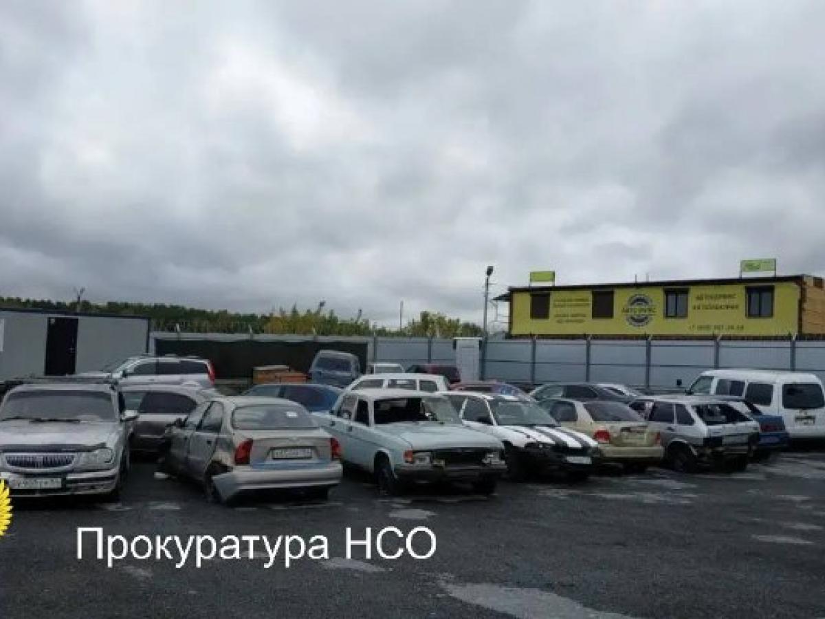 После вмешательства прокуратуры в Новосибирске возобновили эвакуацию брошенных автомобилей