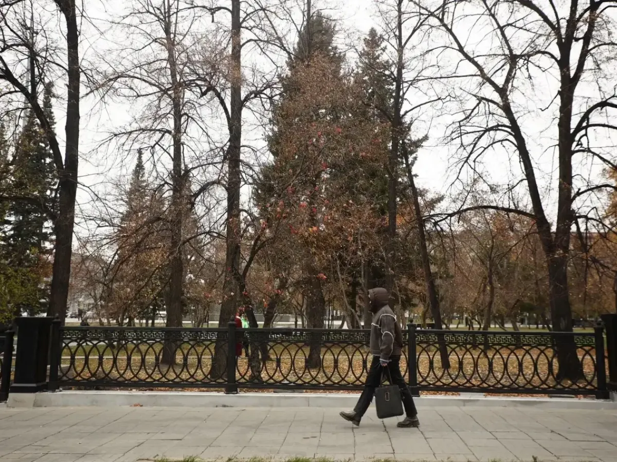 В Театральном сквере завершили реконструкцию ограждения