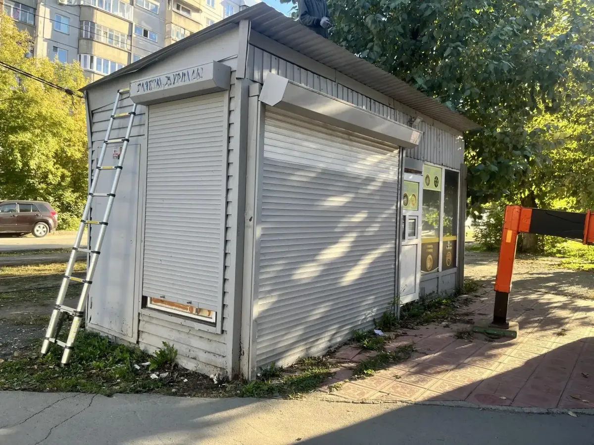 В Кировском и Ленинском районах демонтировали самовольные киоски