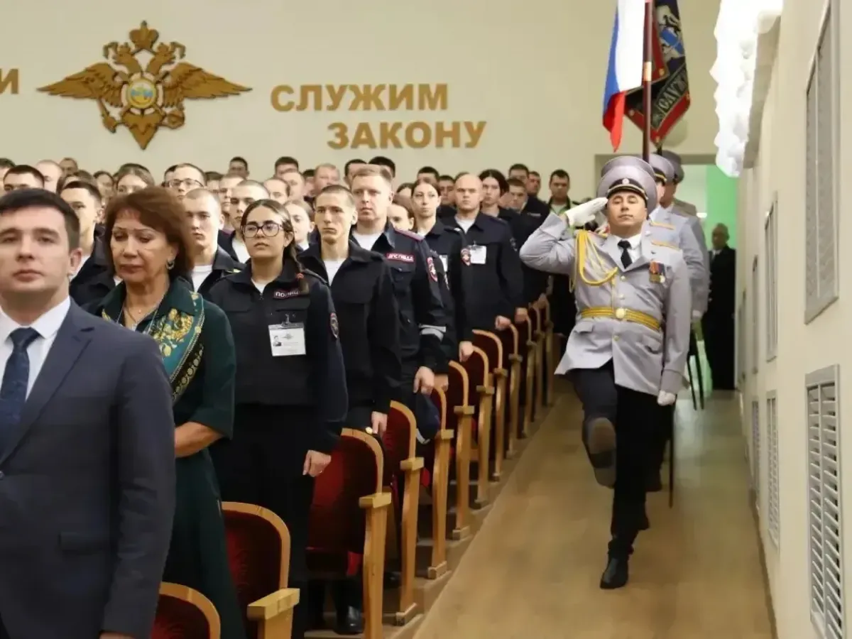 В Новосибирске отметили 105-летие Центра профессиональной подготовки МВ?