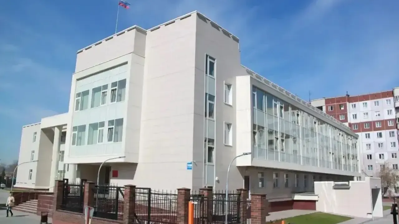 Новосибирчанка украла золотые украшения из пункта выдачи — Новосибирск Сейчас