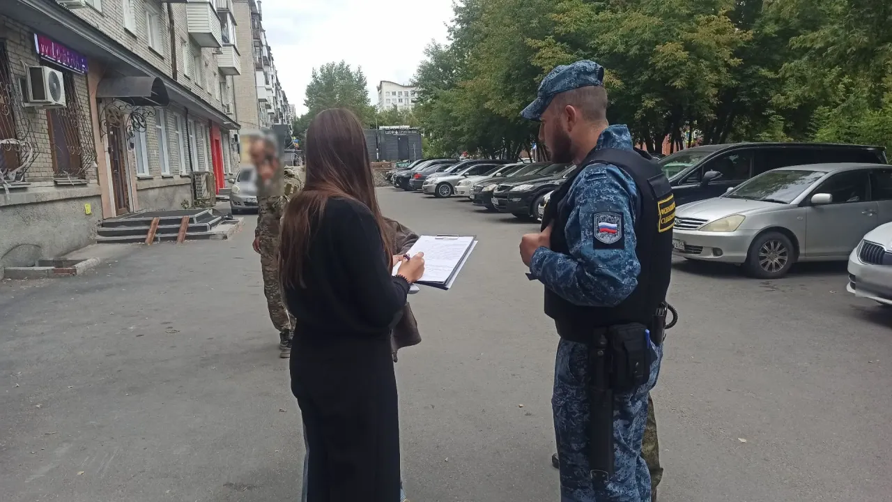 В Новосибирске приставы арестовали автомобиль должницы у здания ведомства — Новосибирск Сейчас