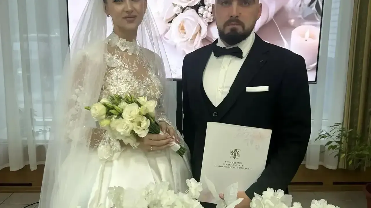 В Карасукском и Колыванском районах зарегистрировали юбилейные браки — Новосибирск Сейчас