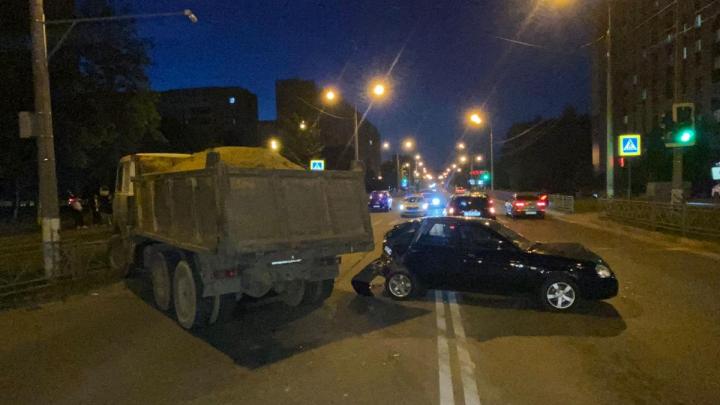 В Обнинске произошло ДТП на улице Курчатова: водитель МАЗ был в состоянии опьянения — Настоящий Обнинск