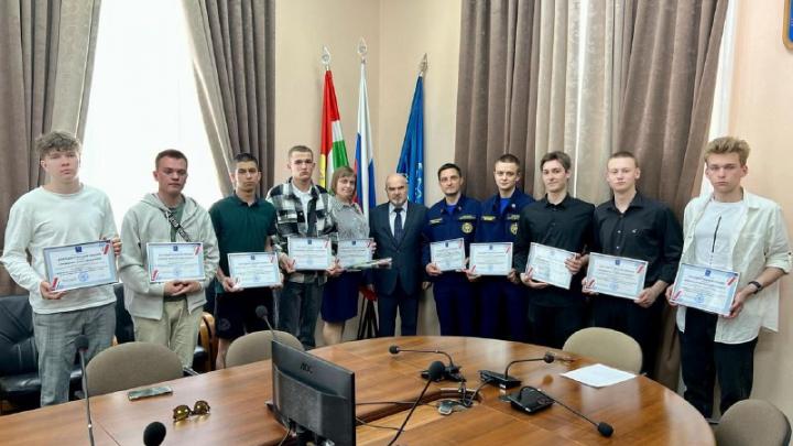 Обнинским волонтёрам вручили благодарности за участие в ликвидации последствий разлива нефтепродуктов на Чёрном море — Настоящий Обнинск